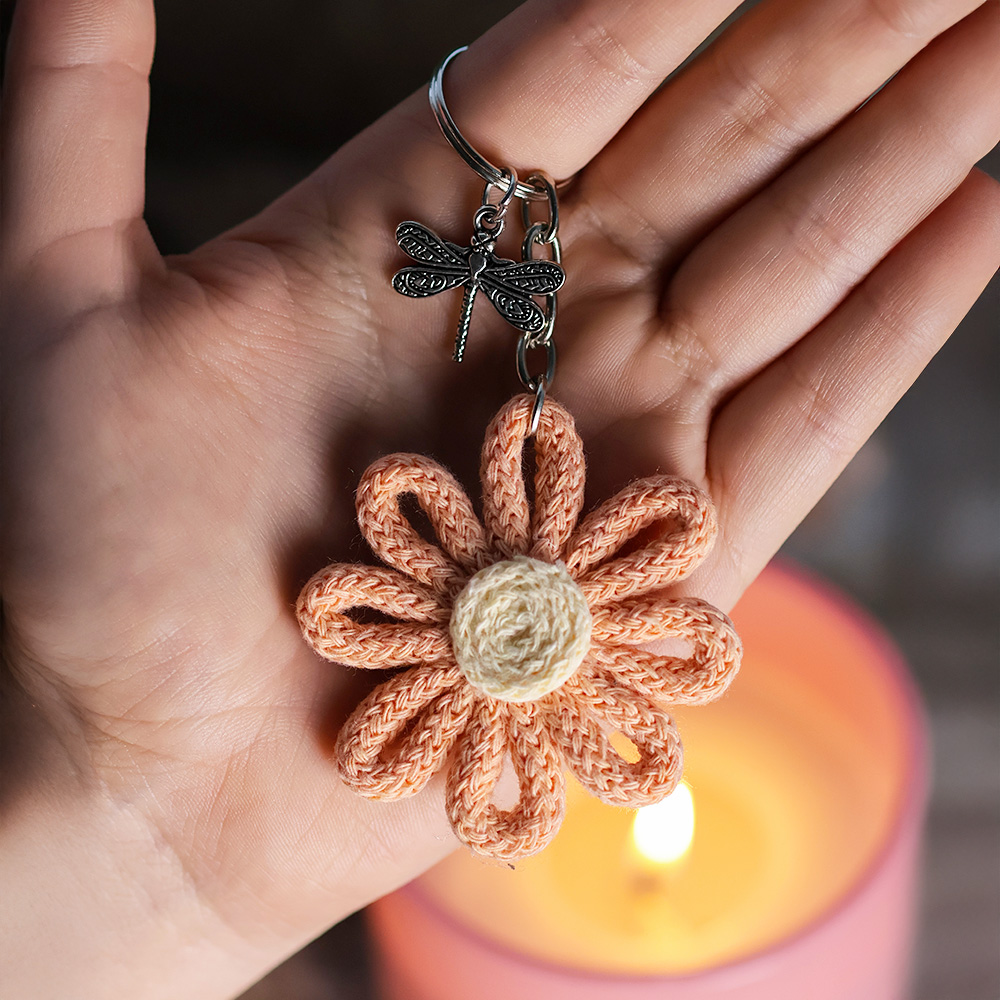 Llavero Flor Anaranjada image number 1